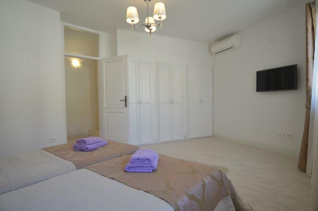 Holiday Dora Apartment