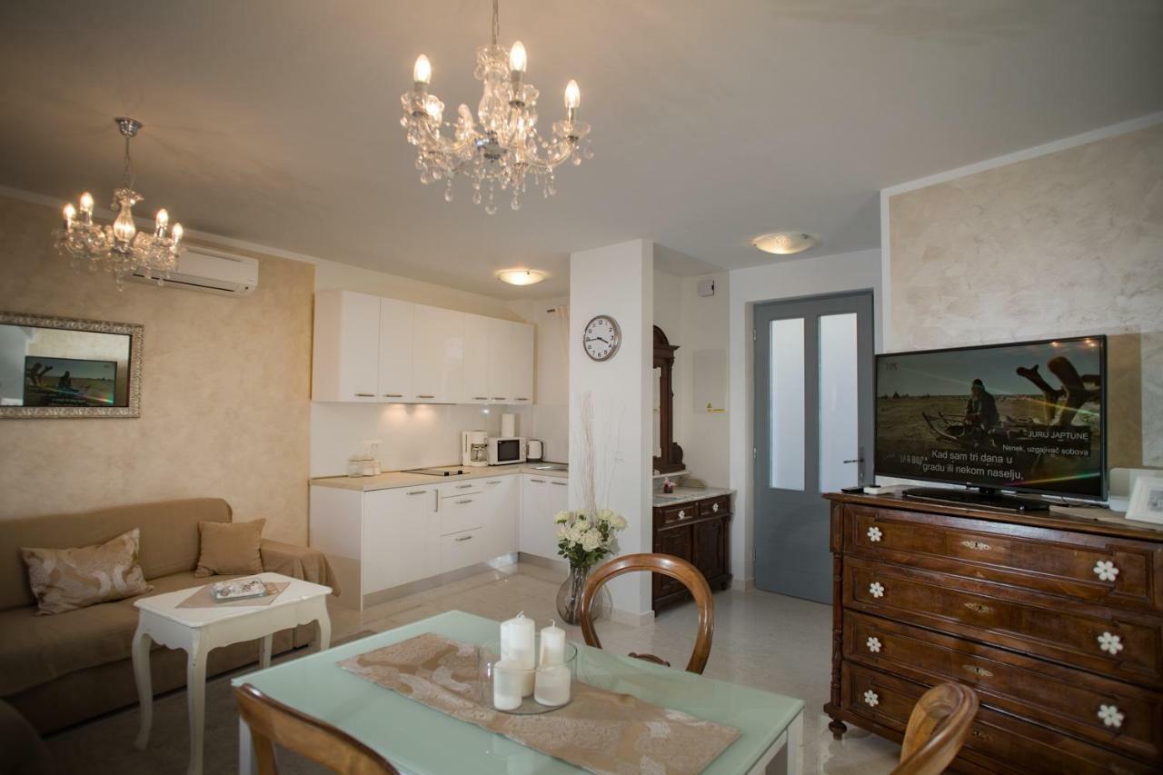 Appartement Holiday Dora *