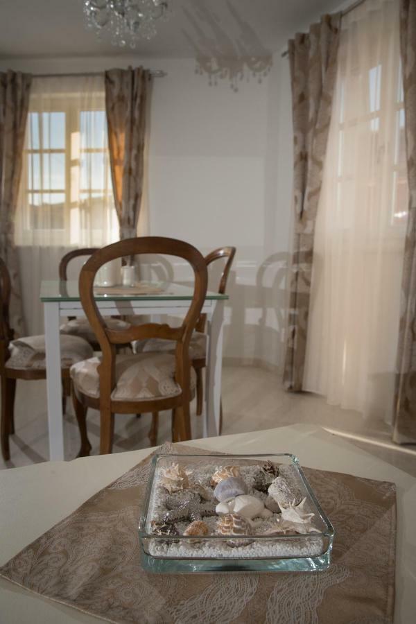 Appartement Holiday Dora *