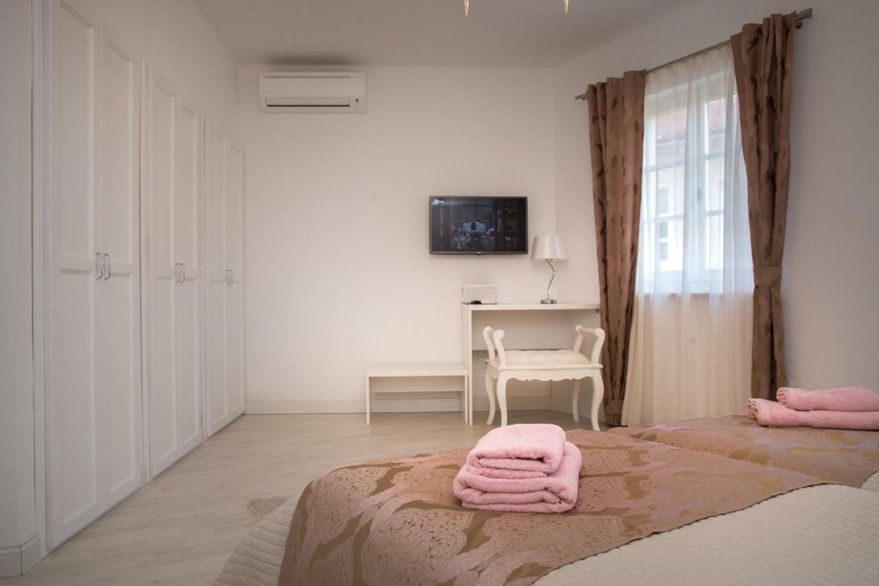 Appartement Holiday Dora *